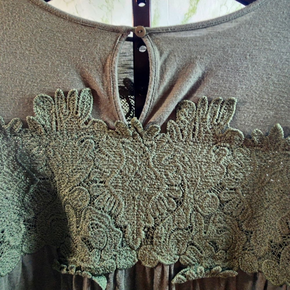 ADIVA Beautiful Embroidered Applique Top - Picture 7 of 10